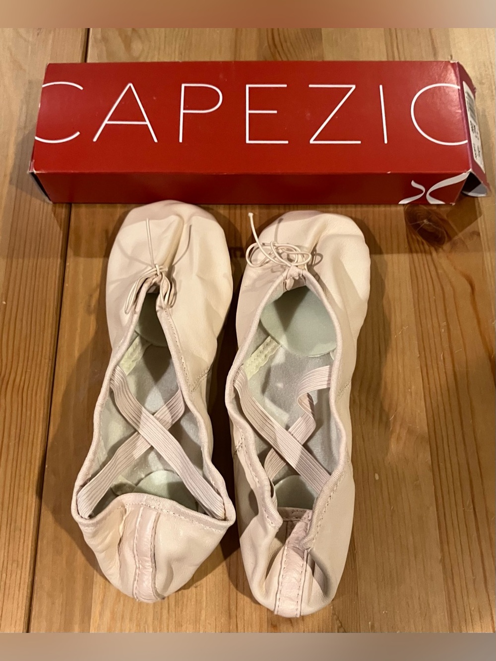 NEW Capezio Juliet II Pale Pink Ballet Flats with Cross Straps Size 10W